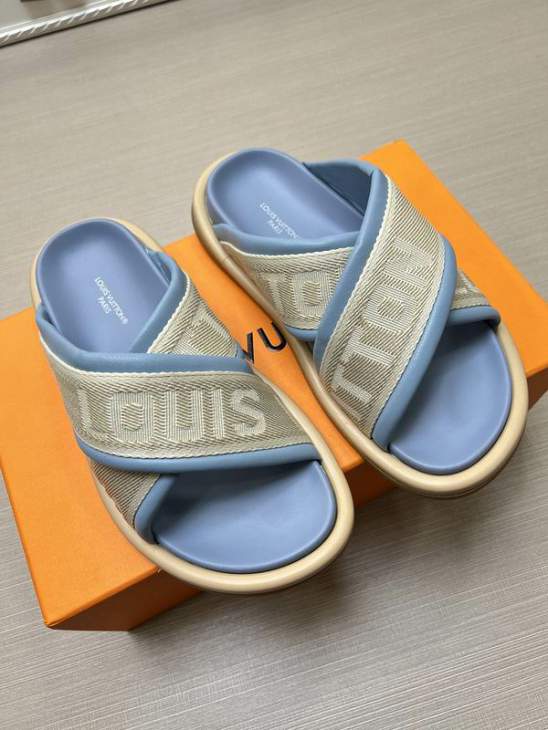 Picture of Louis Vuitton Slippers _SKULVsz35-46jyh07041175